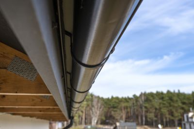 Why Seamless Metal Gutters Reduce Leaks And Maintenance
