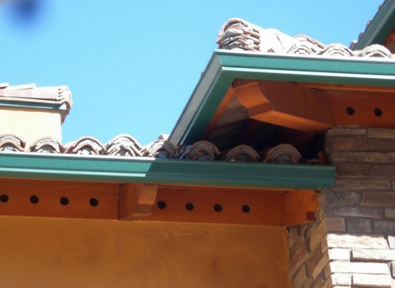 Seamless Gutters Replacement